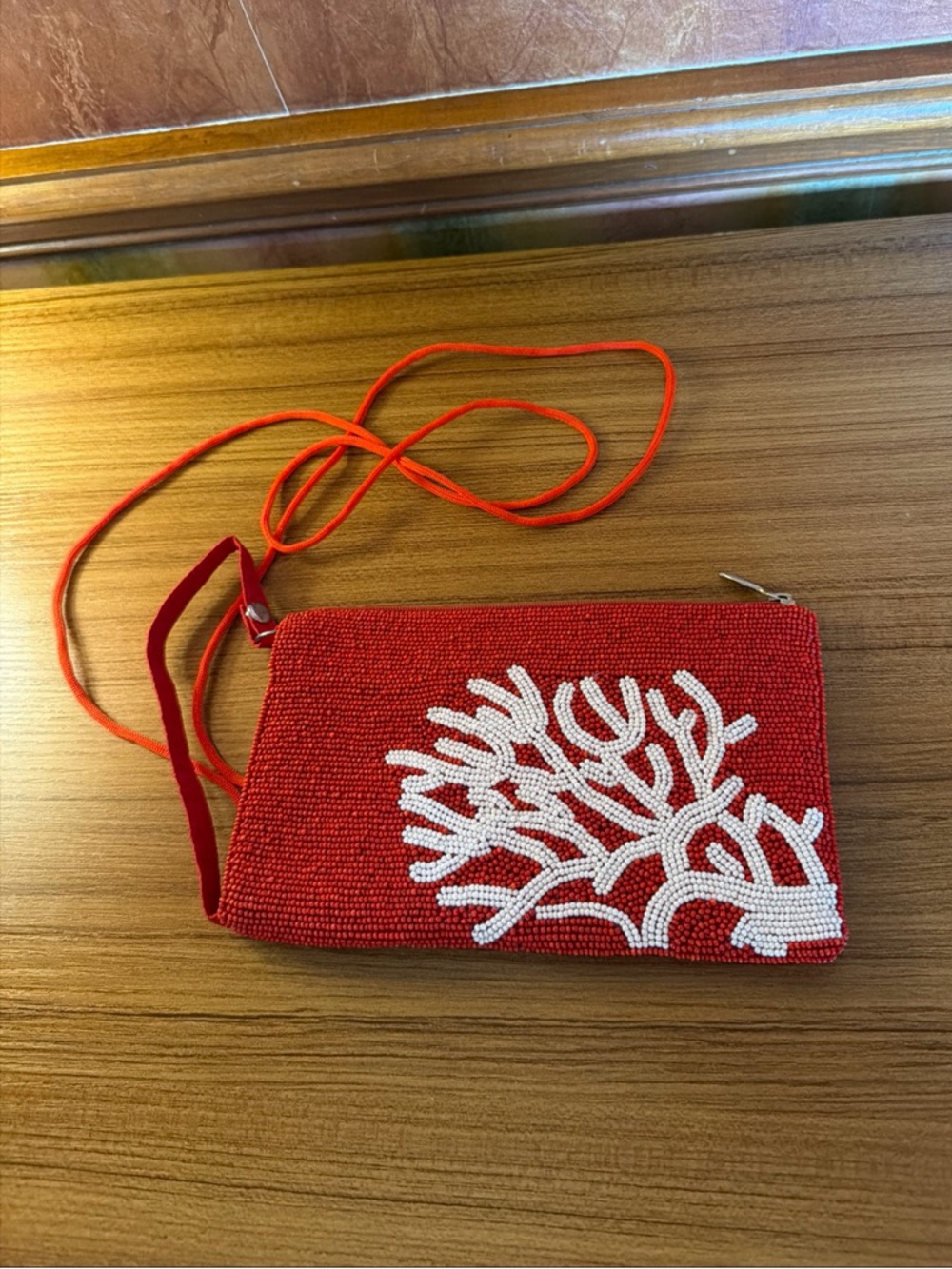 RED CORAL CLUB BAG BAMBOO TRADING COMPANY HAND BEADED PURSE CROSSBODY WRISTLET